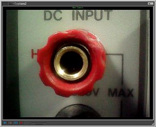 図5:暗くて見えない孔の中 <click>→図6:照明で中まで見える